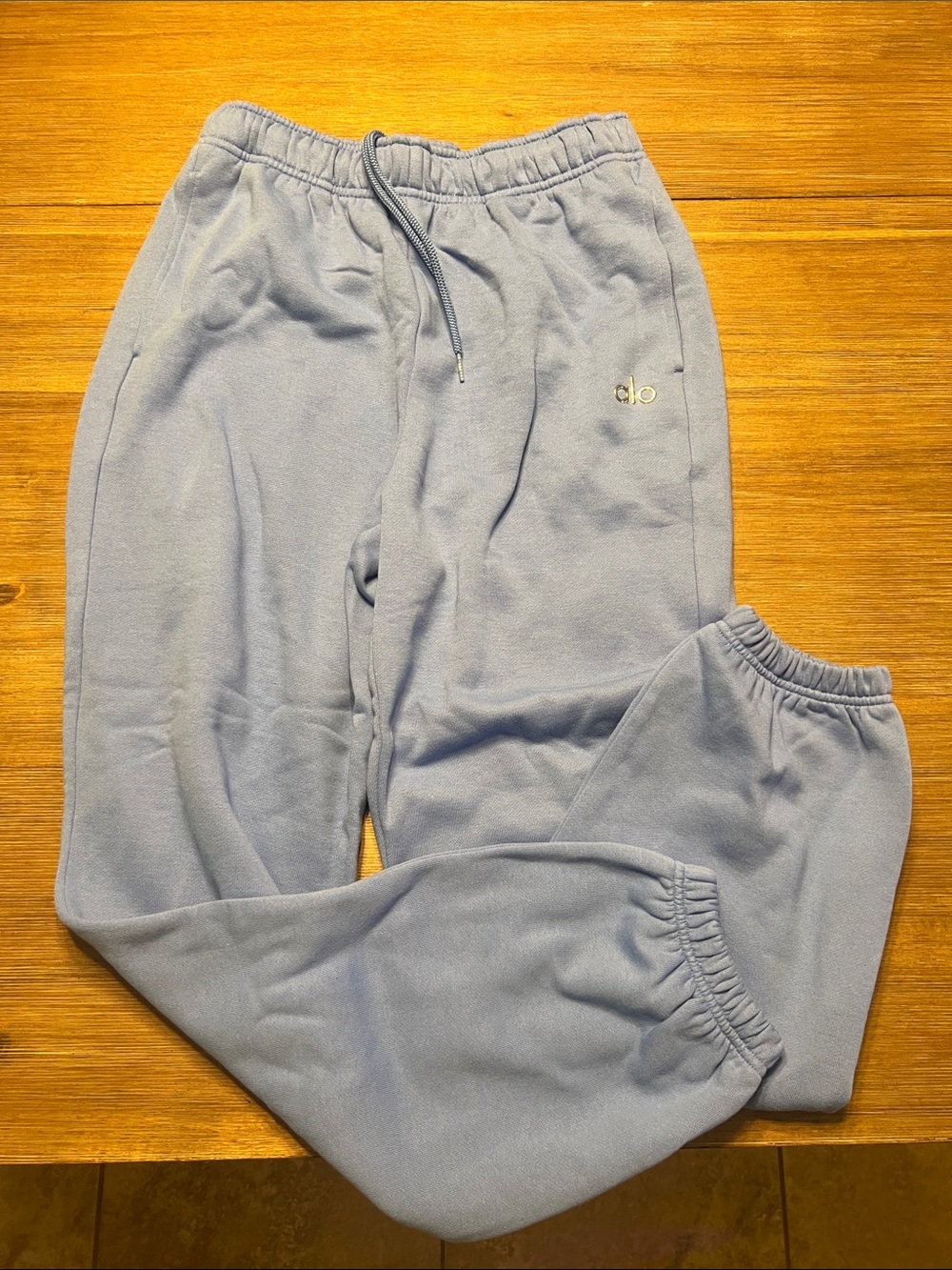 ALO Womens Light Blue Sweatshirt and Joggers with Drawstring - Picture 7 of 9